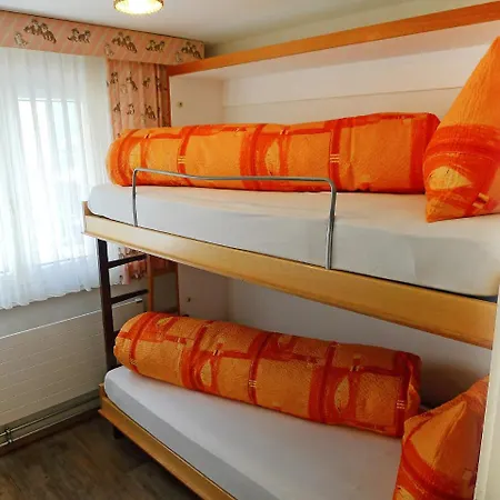 Holiday Home Maissen بيت للعطل ديسنتس