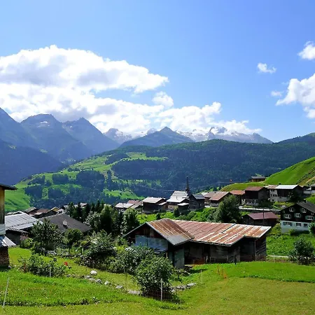 Holiday Home Maissen بيت للعطل