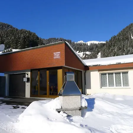 Holiday Home Maissen بيت للعطل *